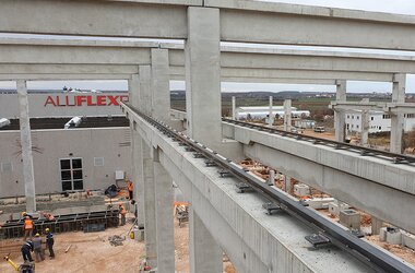 Assembly of ABUS cranes in new production hall of the company Aluflexpack